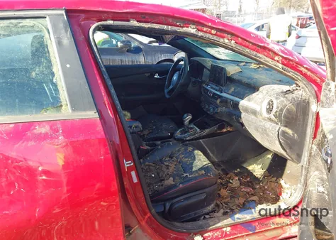 2021 Kia Forte Gt z USA, uszkodzony, nr VIN 3KPF44AC3ME288317